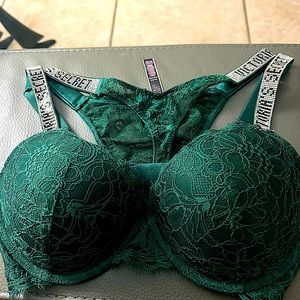 NWOT VS bra & thong set (34C)